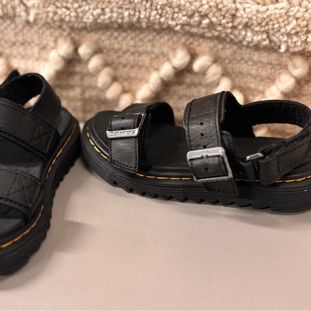 Dr. Martens, Junior/Kids, US 11, Black Sandals with Buckle
